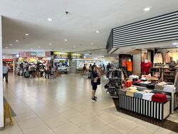 Lucky Plaza (D9), Shop House #501547871